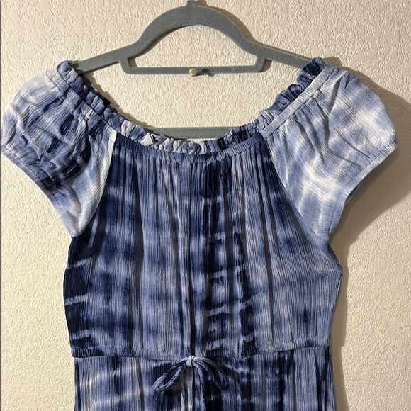 Blue and White Ruched Maxi Dress with Cap Raglan Sleeves - Picture 3 of 11